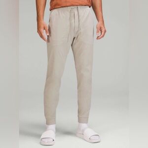 lululemon athletica Men's Light Beige Jogger Sweatpants